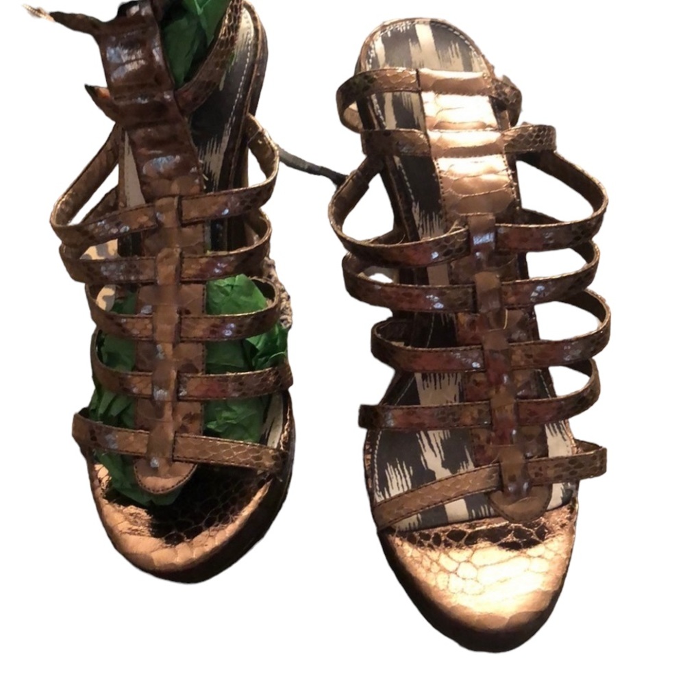 𝅺Sam Edelman size 10 Copper reptile  embossed double ankle strap